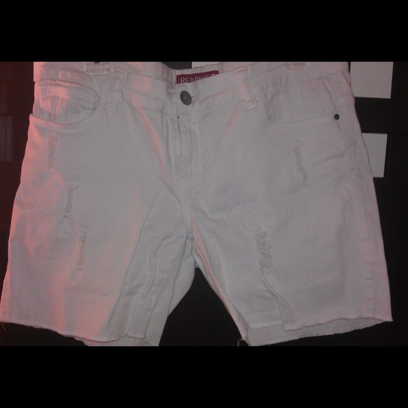 Super cute white jeans shorts