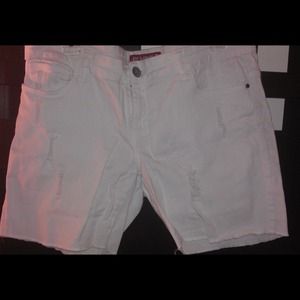 Super cute white jeans shorts