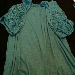 Cute blue top