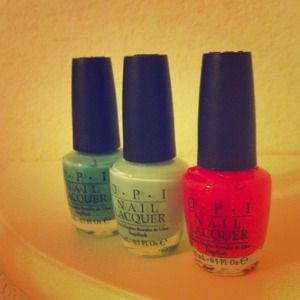3 OPI Nailpolishes for malianl