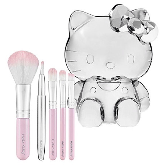 💌SOLD💌@maidepqua💌Hello Kitty BrushesBrand New😻