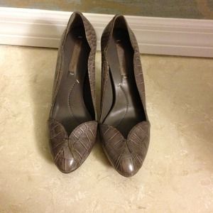BCGC gator print scalloped grey purple pumps