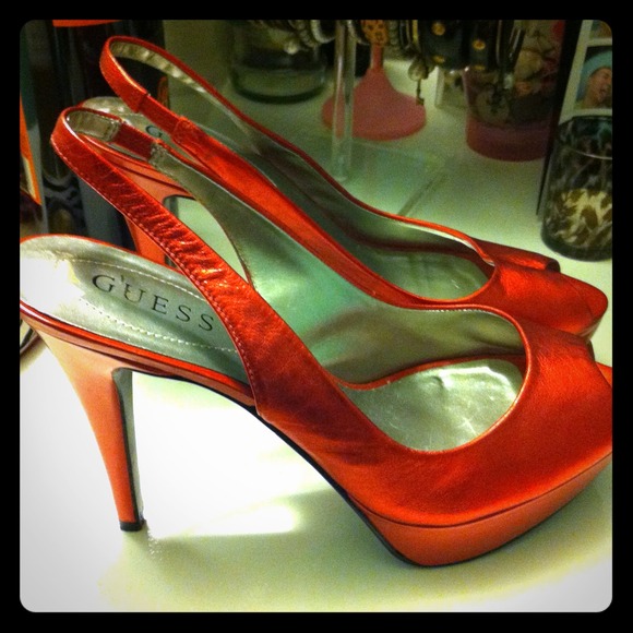 GUESS red metallic heels 8.5