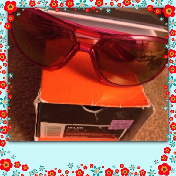 Sold in a bundle!!! Reduced!! Nike sunglass