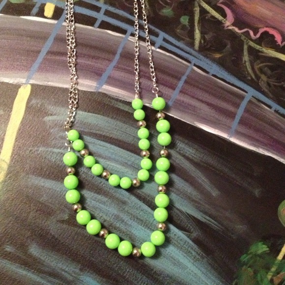Neon Green/Lime Green Necklace & Earrings💚