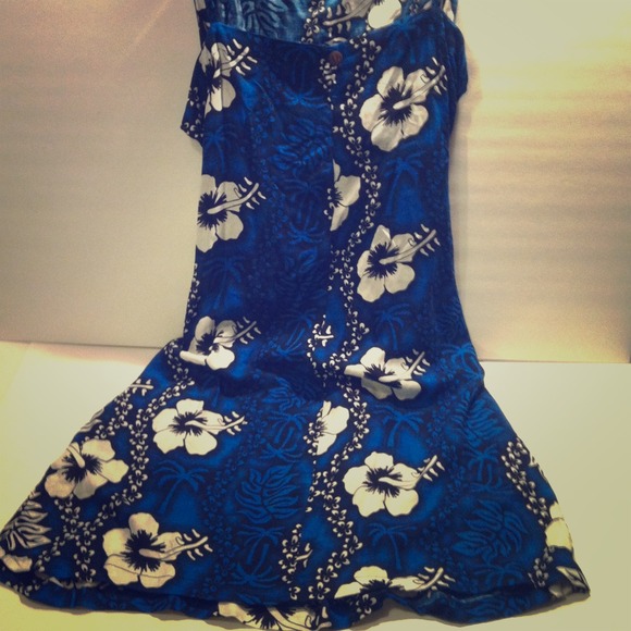 Beautiful Hawaiian Blue summer dress.