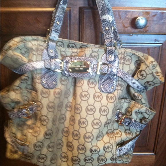 Authentic Michael Kors bag!
