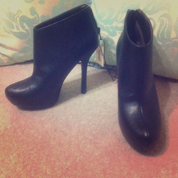 ❎SOLD❎Black forever 21 ankle booties