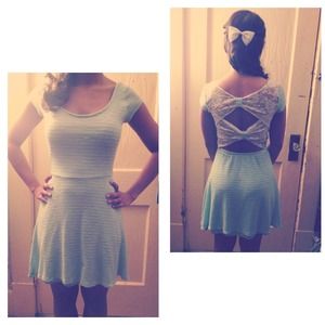 💥Traded👈. Blue dress with bows on the back
