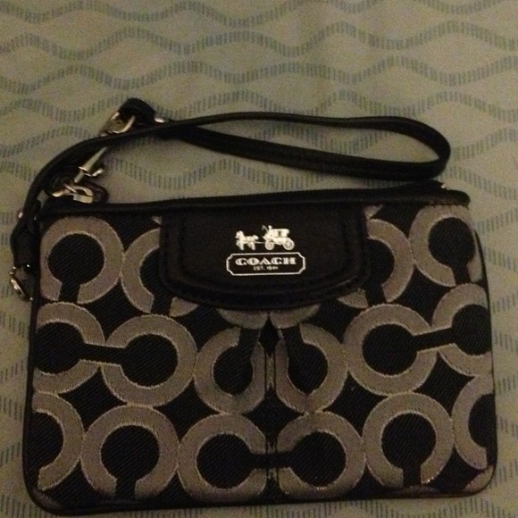 Op Art Coach Wristlet 😊Traded😊