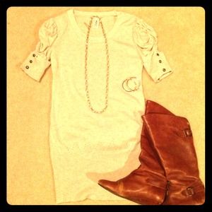 📌TRADED -Sand colored top - size medium