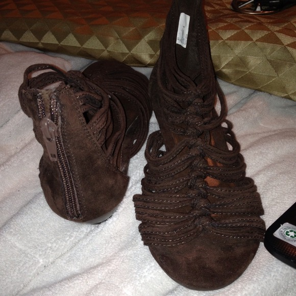 🚫SOLD🚫Sandals - Picture 2 of 2