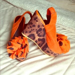Orange and leopard print wedge