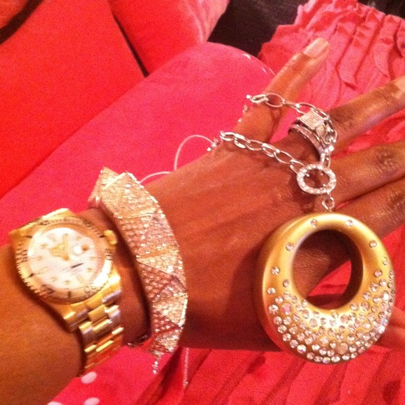 Beautiful Bracelet will definitely get attention 🔥😍 - Picture 3 of 3