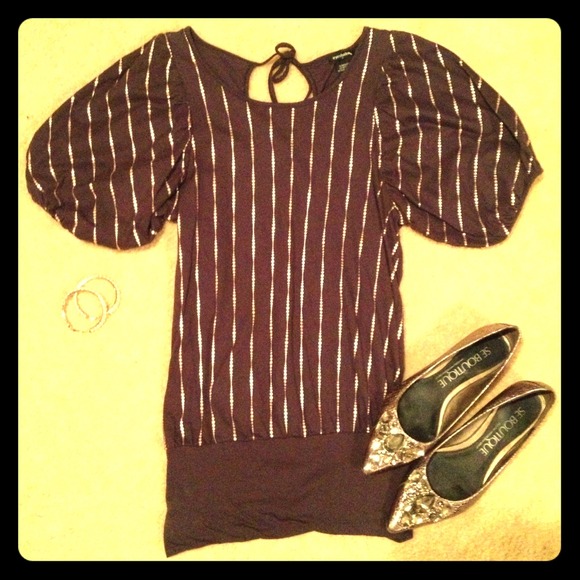 Bubble sleeve top - size small