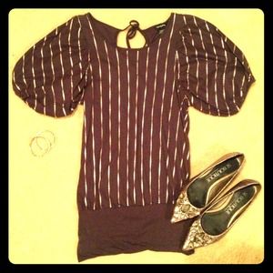 Bubble sleeve top - size small