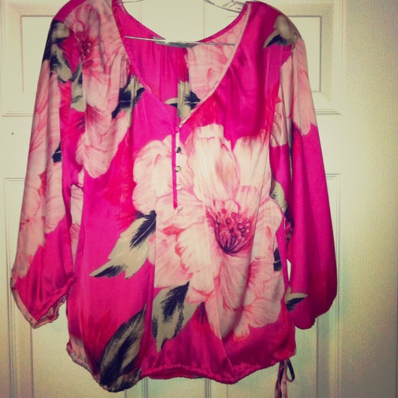 ✨RSVD✨ Fun Hot Pink and Silky Top