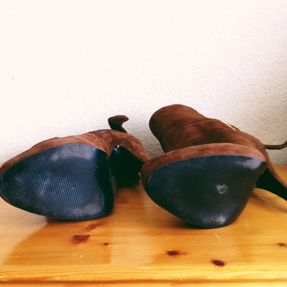 Nine West brown suede booties - Picture 2 of 3