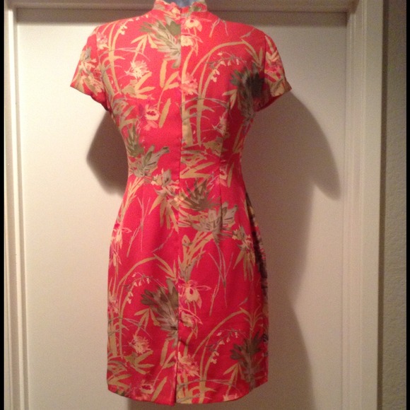 Beautiful Asian style dress - Picture 2 of 3