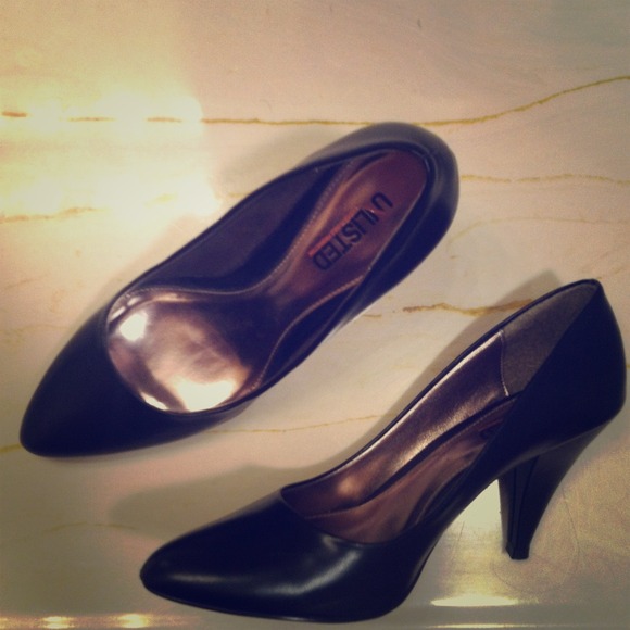 Brand new black point heals