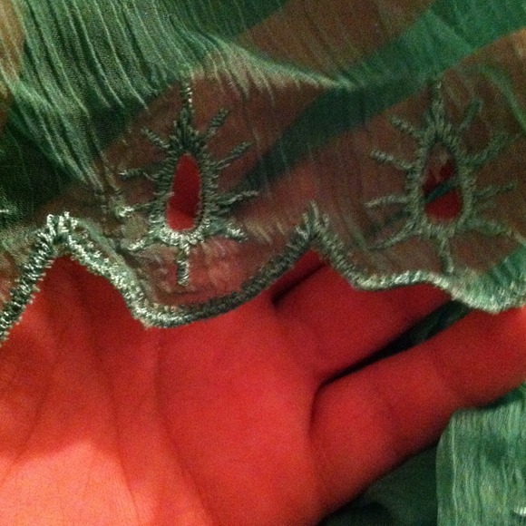 🚫No Longer Available🚫 Forever 21 green top - Picture 3 of 4