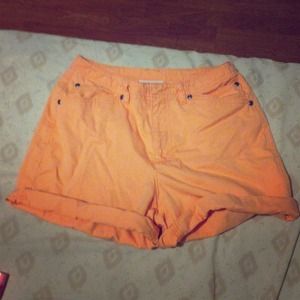 💢SOLD💢High waisted peach shorts