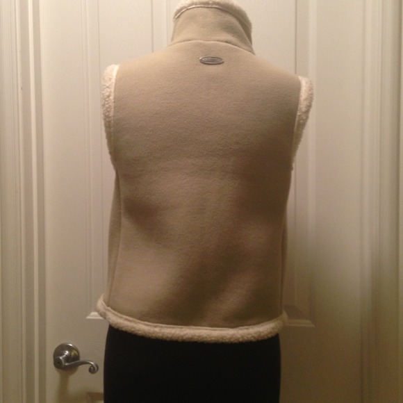 NEW Winter vest... Very warm!  jacket coat ski - Picture 2 of 4