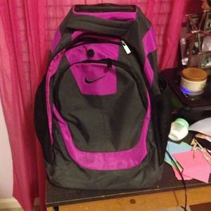 Nike rolling back pack