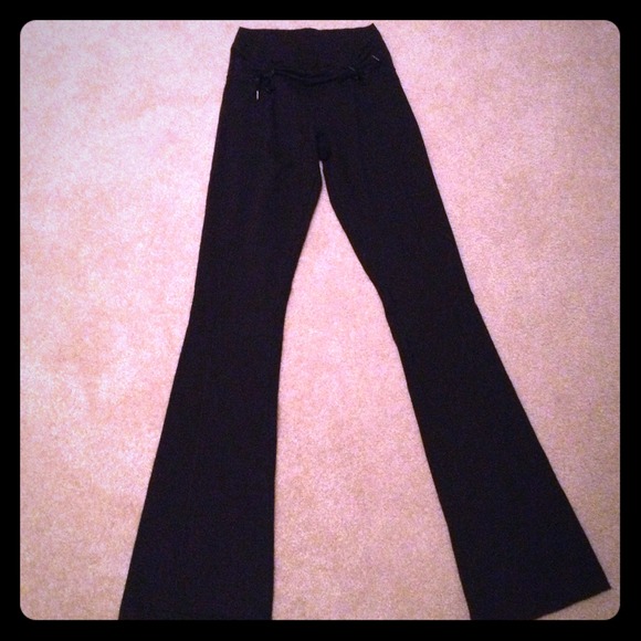 ***SOLD*** Lululemon Draw String Sides Yoga Pants