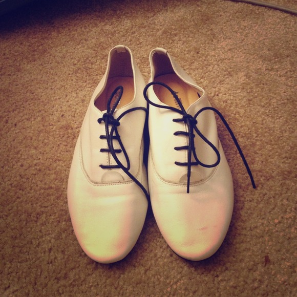 Size 5 White Dollhouse Shoes