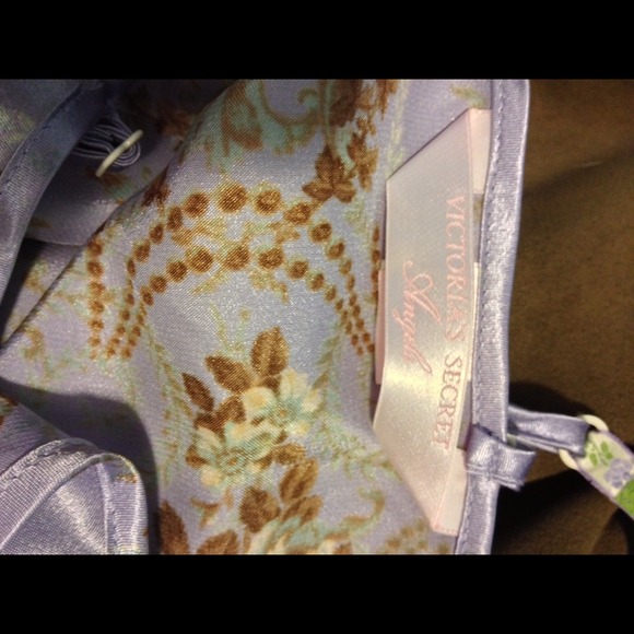Victoria Secret Angels Nightie - Picture 2 of 2