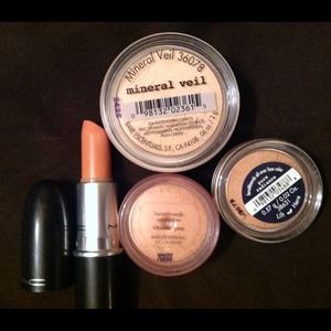 ***Sold****Authentic BareMinerals & Mac
