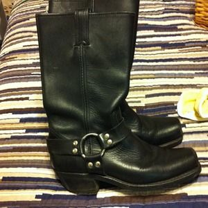 Black boot frye
