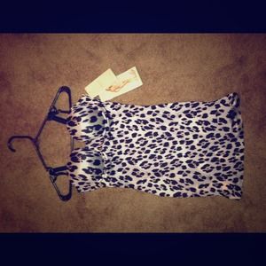 💥BUNDLED w/ pink lace tank💥VS shaping slip NEW