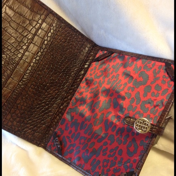 NEW Dana Buchman Leather iPad case for iPad 1&2 - Picture 2 of 2