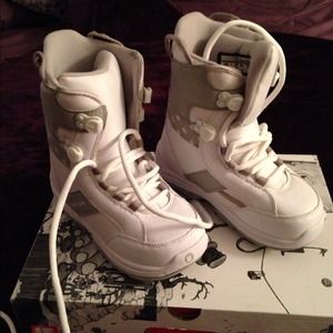 Brand new kid's Burton snowboard boots