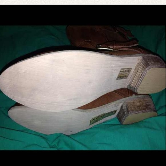 Sold - Picture 3 of 4