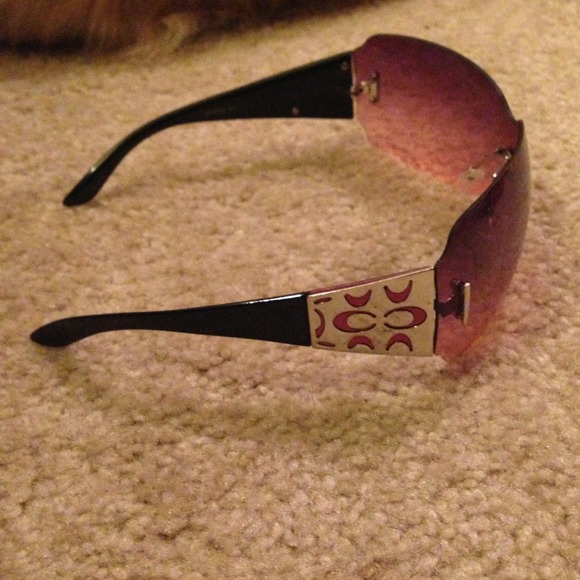 Designer pink/black sunglasses - Picture 2 of 4
