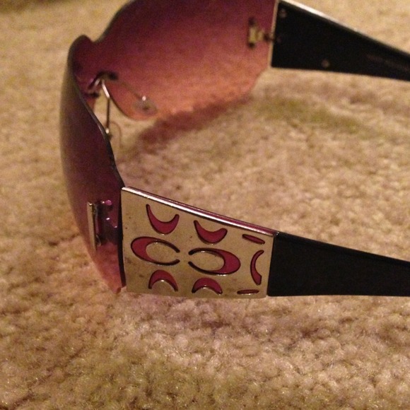 Designer pink/black sunglasses - Picture 4 of 4