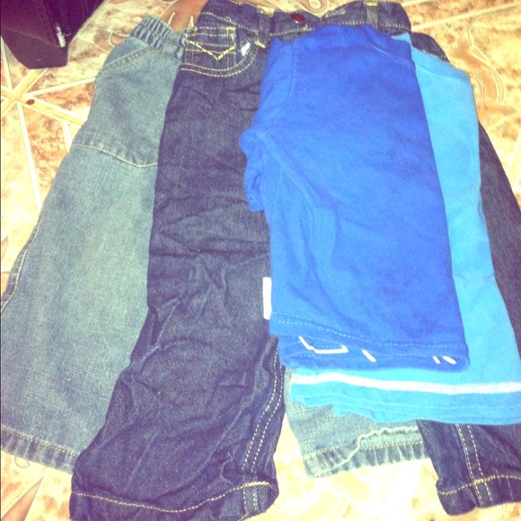 2 pants and 2 shirts - Picture 1 of 2