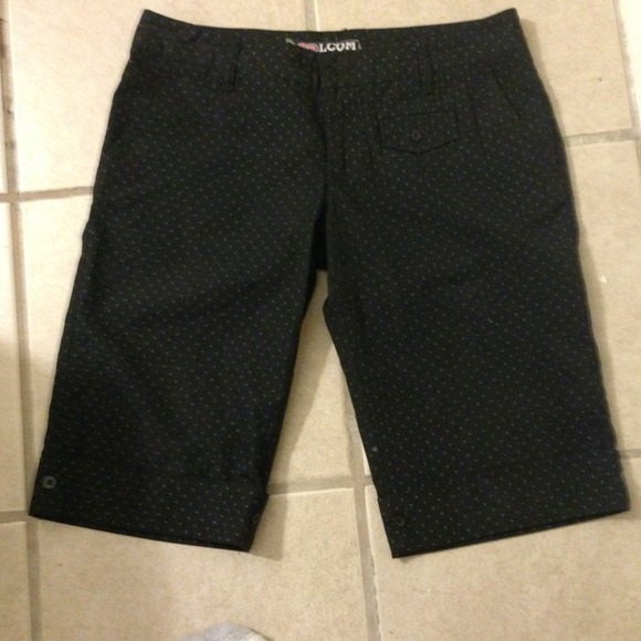 Volcom 〰 black, long shorts/capri's, formal/casual