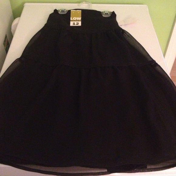 ⛔SOLD⛔⛔⛔Black skirt and orange bundled for posher