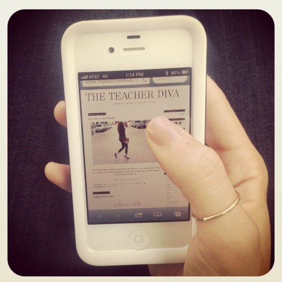Jewelry - Thin Gold Thumb Ring