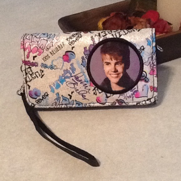 Justin Bieber wallet