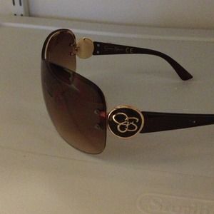 Jessica Simpson sunglasses