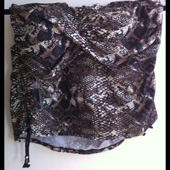 💗Price Reduced 💗Snake Maternity Tankini Top NWOT