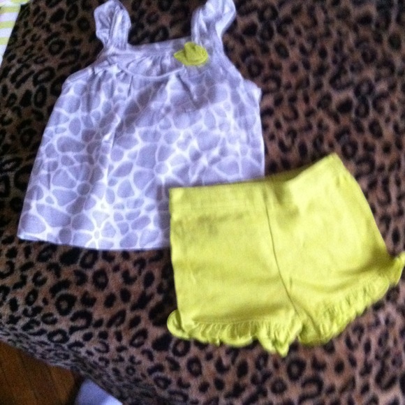 SOLD Baby girl short set