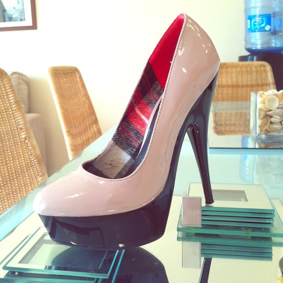 Patent Faux Pink & Black Pumps!!!