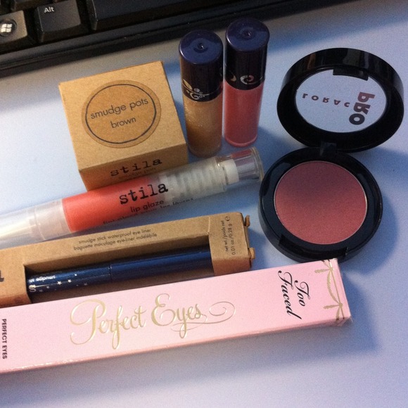 *Sold* Make up set