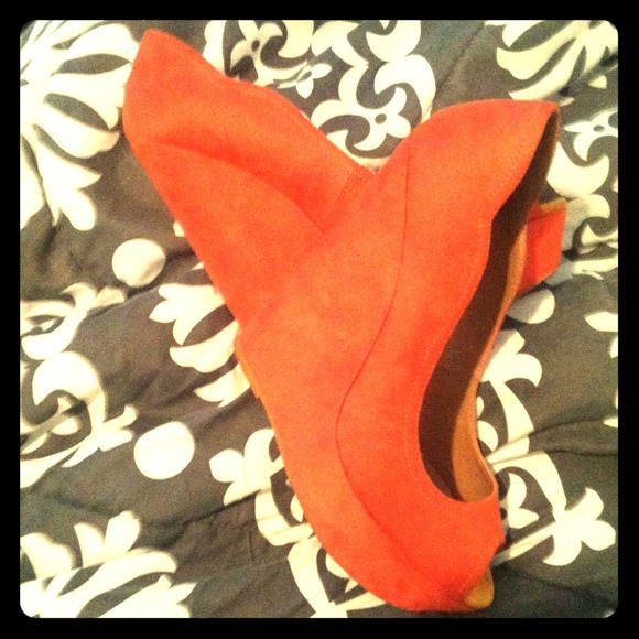 Coral Elle Wedges